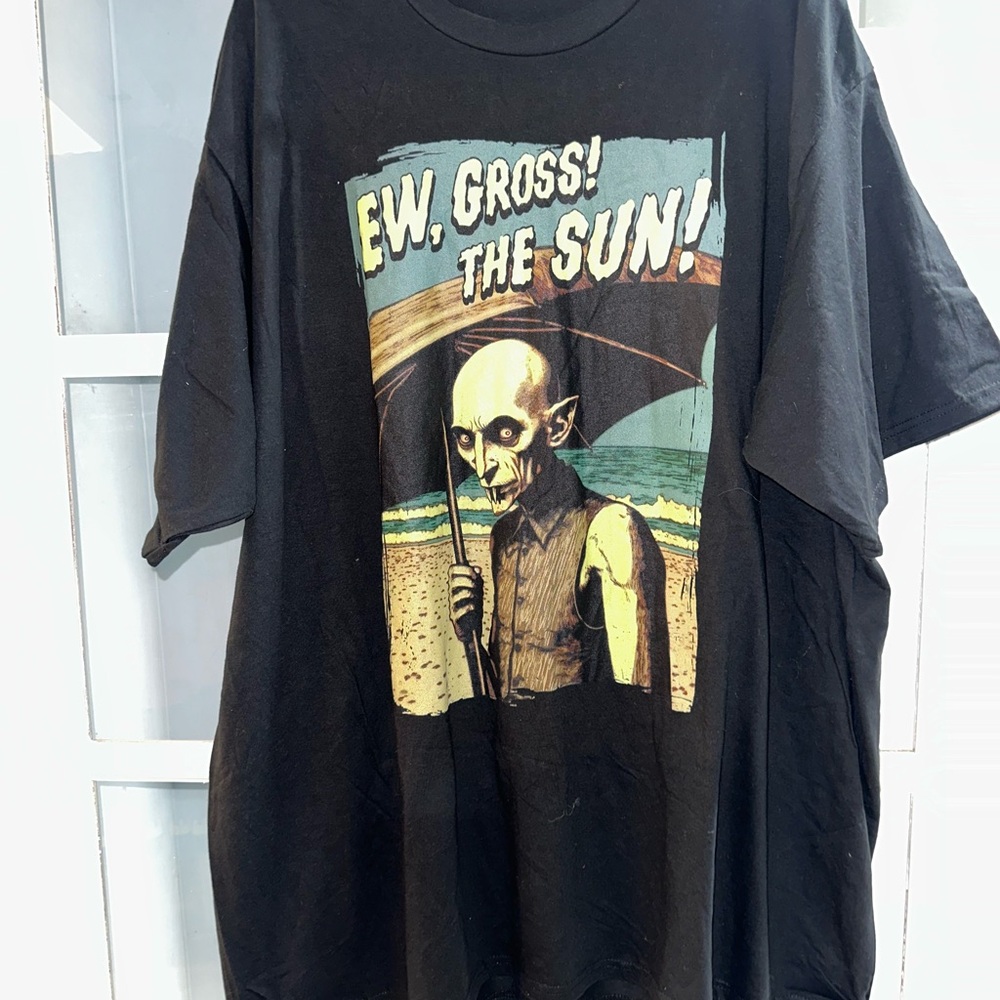 T-shirt Graphic Ew, Gross The Sun Vampire At Beach Summer Goth New 4XL Plus